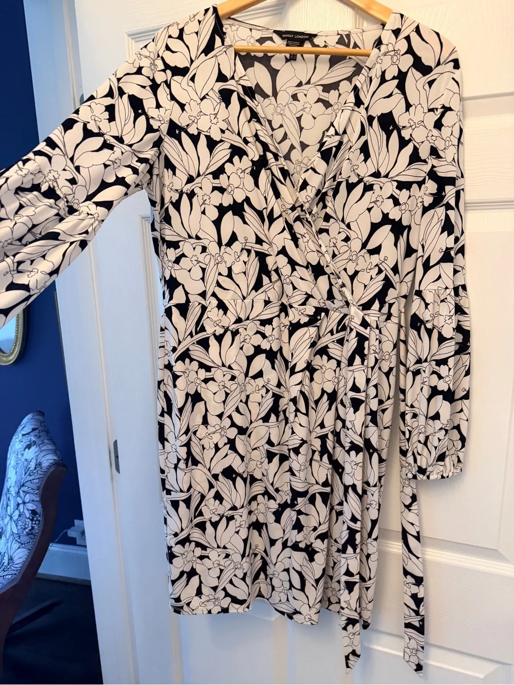 Maggy London classic wrap